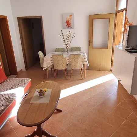 Apartment Kamin